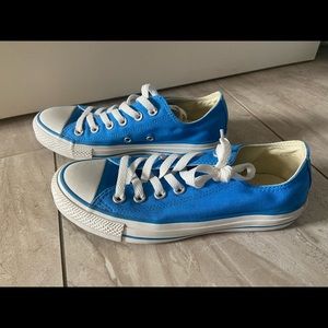 Like new blue converse size 4.5/6